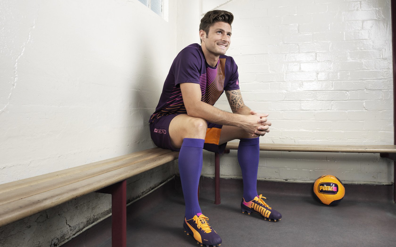 熊猫体育官网入口-范戴克爆发，塞维利亚收割利物浦，一场战术与意志的较量