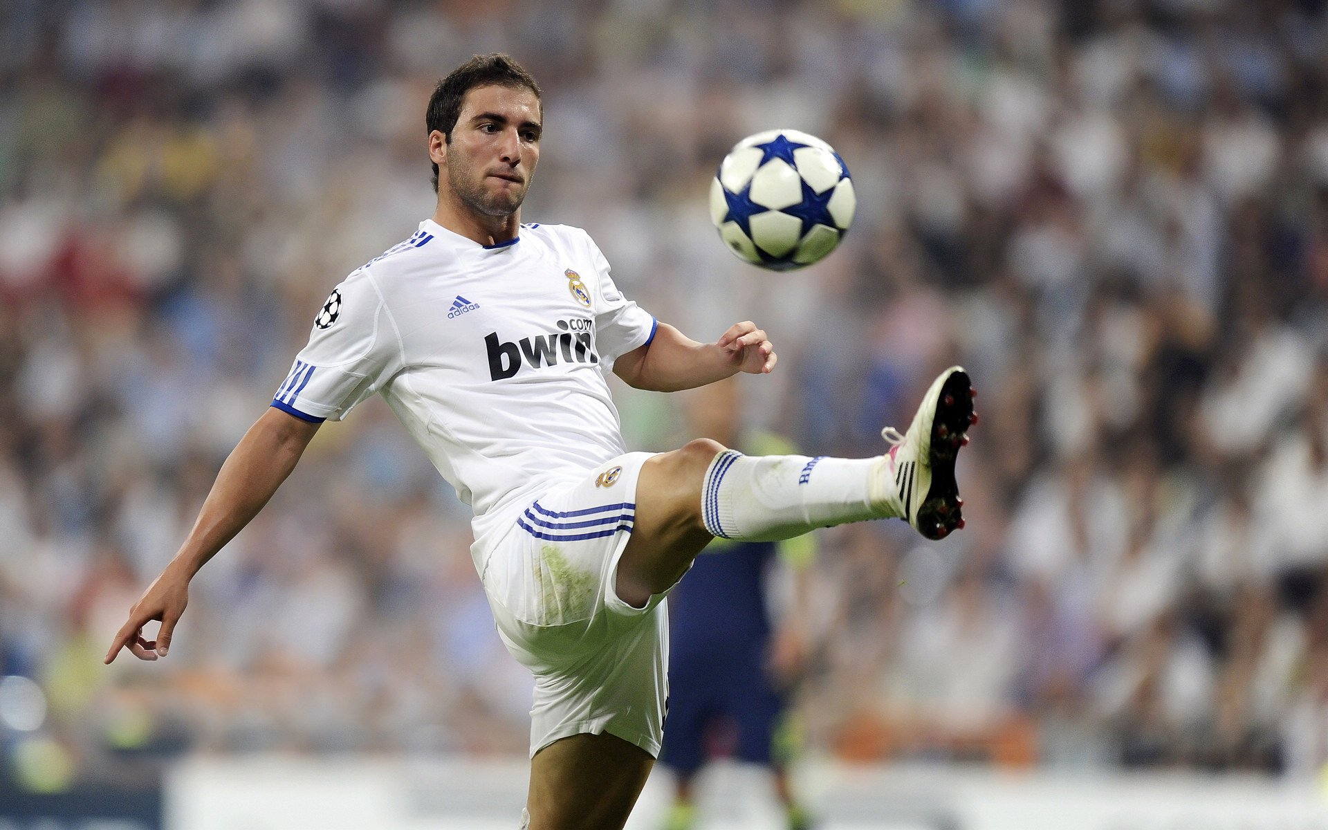 意甲焦点战之夜，加克波进攻端无人可挡，红黑军团遭遇战术噩梦