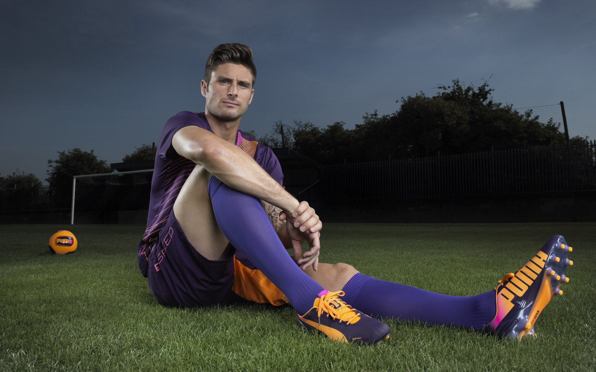 当红蓝遇见红绿，劳塔罗生涯之夜，照亮葡萄牙与巴萨的史诗对决